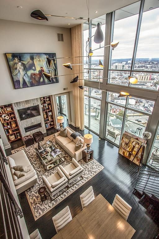 Luxury 18-story mixed-use condominium